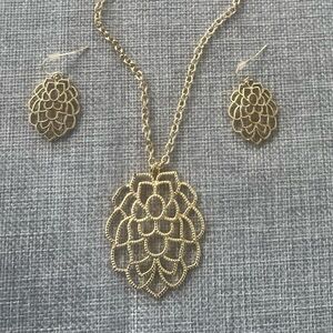 Vintage Gold-Tone Filigree Flower Necklace & Earrings Set